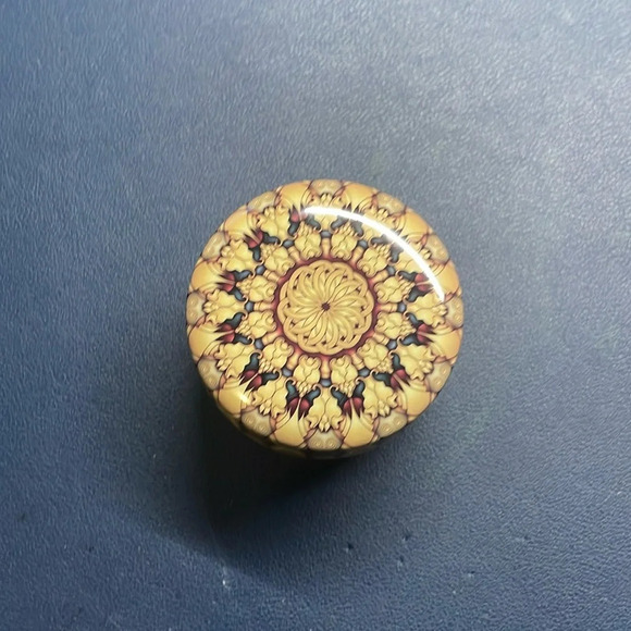 Cranberry Clove Scented Candle - Picture 1 of 3